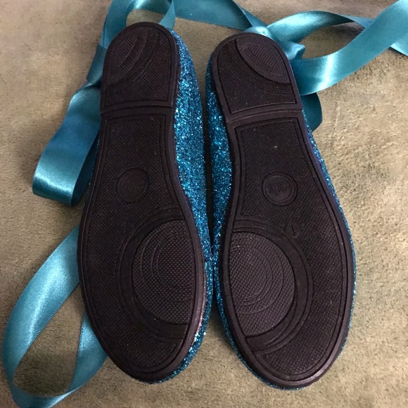 Girls dancing shoes - Picture 4 of 5